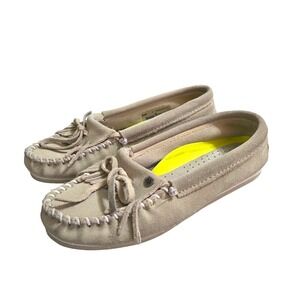 Minnetonka Kilty Plus Suede Moccasin In Stone Sz 7